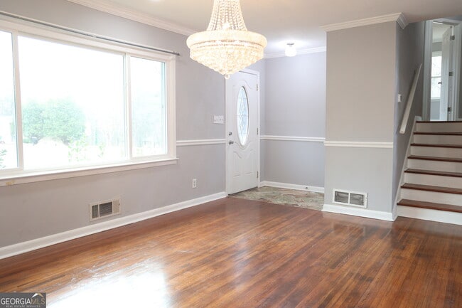 Building Photo - 2657 Crestdale Cir SE