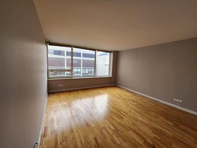 Building Photo - 233 E Erie St