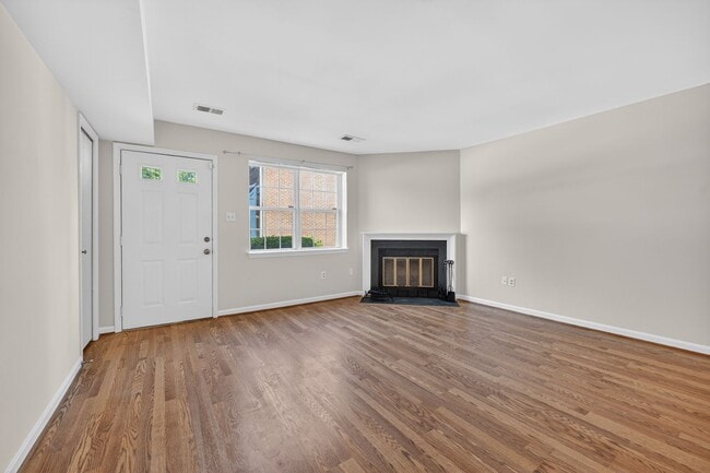 Building Photo - 1625 S Barton St