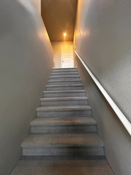 Building Photo - 602 Sante Fe Trl