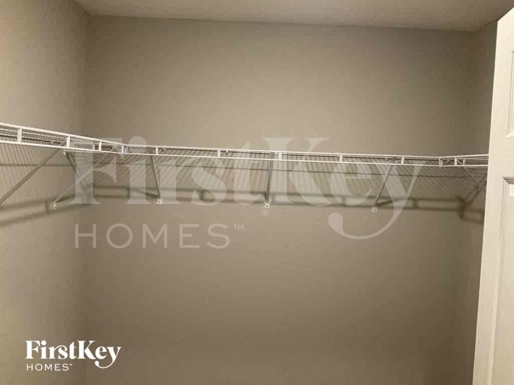 Building Photo - 1235 Desmond St