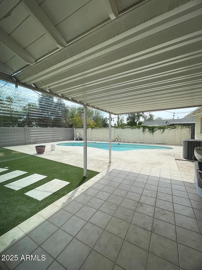 Building Photo - 4023 E Heatherbrae Dr