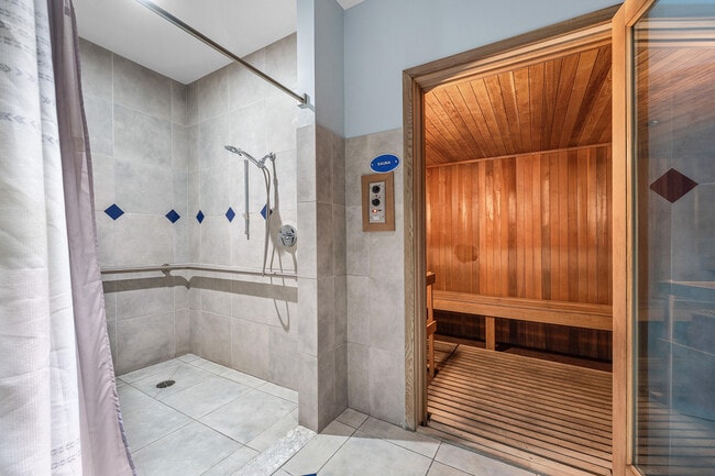 Building Photo - 350 SE 2nd St