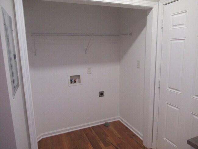 Building Photo - Renovated 2-Bedroom Duplex for Rent Just North of Lincolnton!