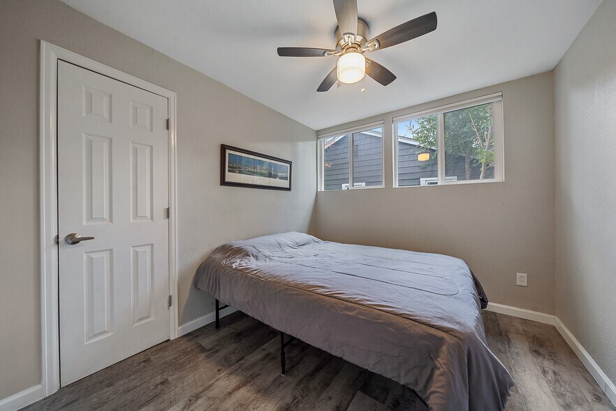 Building Photo - 7911 Raleigh Pl
