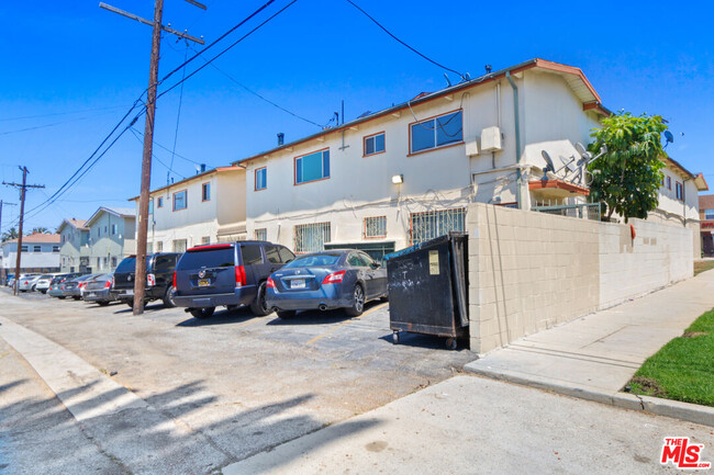 Building Photo - 7521 Crenshaw Blvd