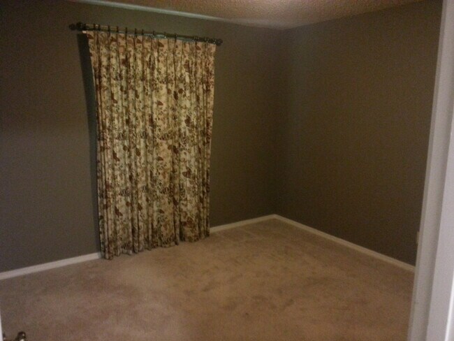 Building Photo - 5415 Bayou Dr