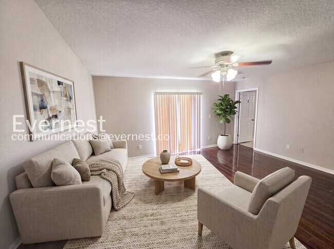 Building Photo - Limited Time Special Offer / 4 Bed/2 Bath Home with Garage / Pet-Friendly / Vouchers Accepted / A...