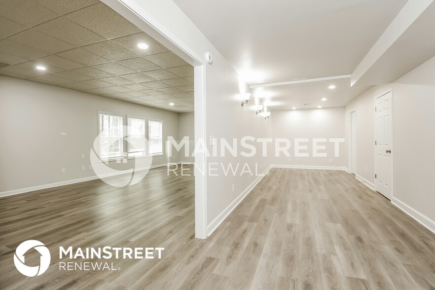 Building Photo - 3041 Jan Dr