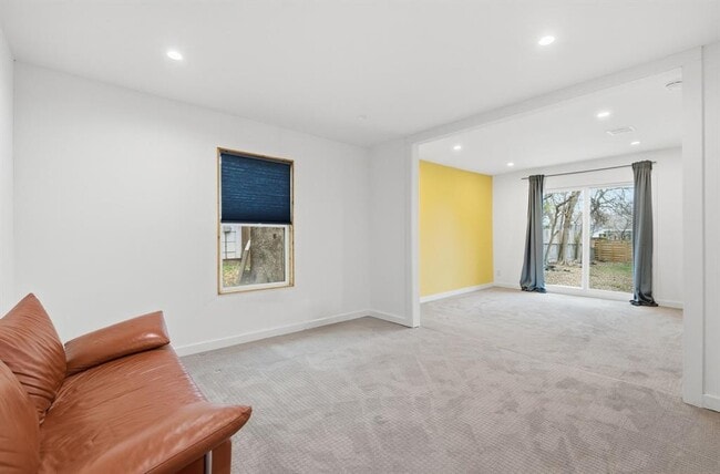 Building Photo - 2903 Pecan Cir