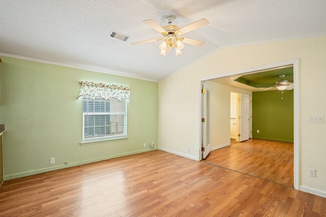 Building Photo - New rental now available in Del Grande!!