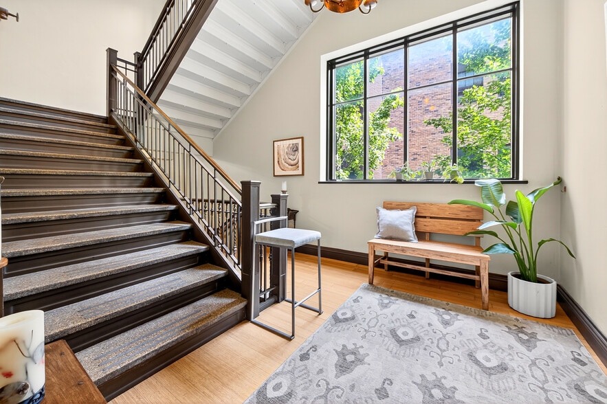 Building Photo - 325 S Salina St