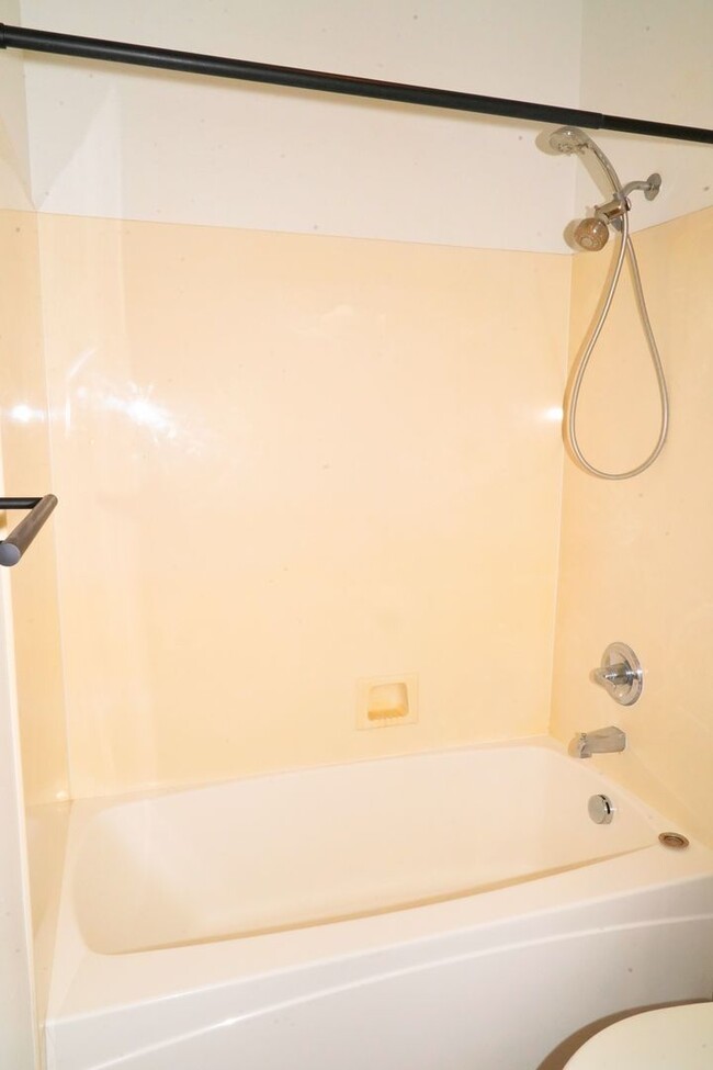 Building Photo - Beautiful 4 bed/ 3.5 bath in Natomas!