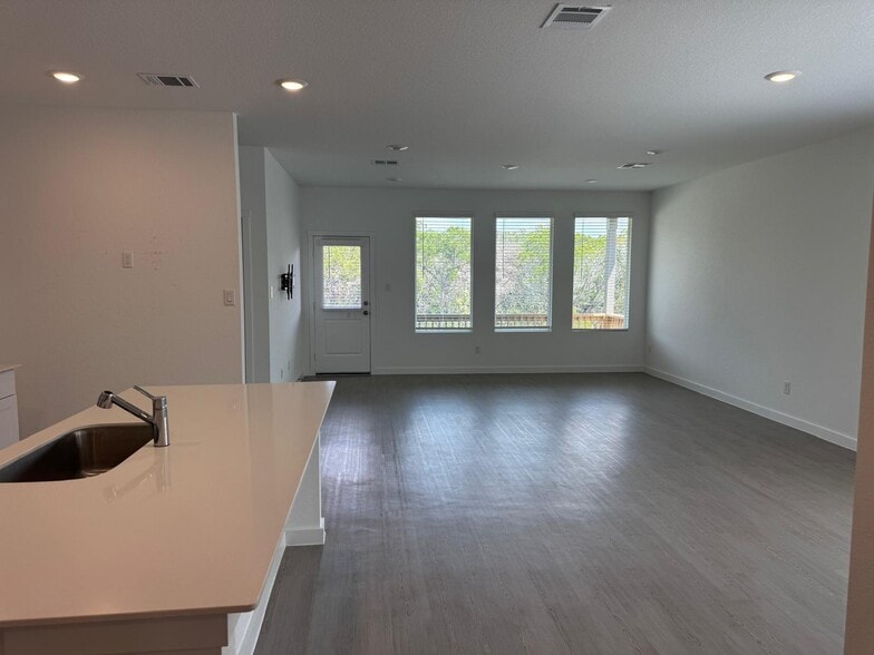 Living Room/Dining Room - 10342 Bridgton Ml