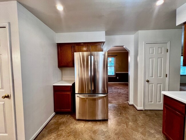 Building Photo - OPEN HOUSE SUNDAY THE 21ST 1PM-3PM! Move-In Special: Receive $1,300 off your first full month’s r...