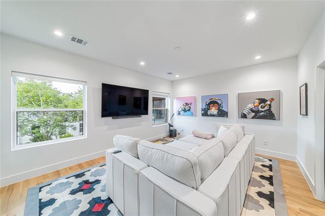 Building Photo - 9753 Mixon Dr