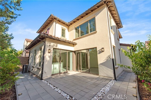 Building Photo - 121 Toretta