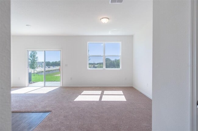 Building Photo - 394 Madison Dr