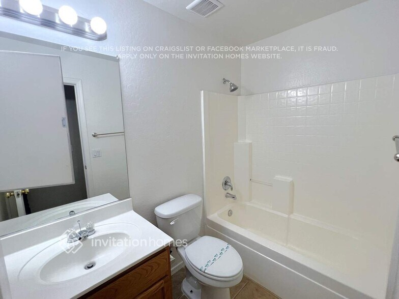Building Photo - 14879 W Ventura St