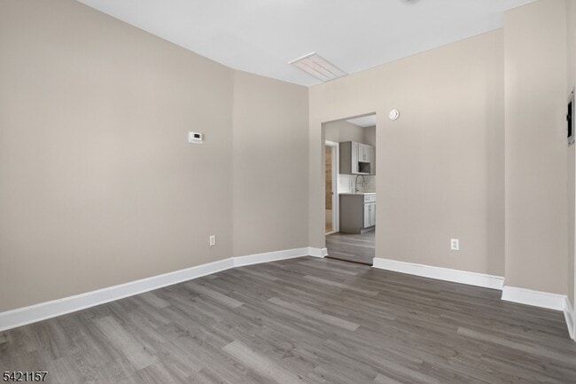 Building Photo - 378 Grand St