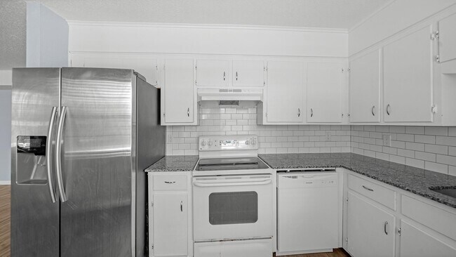 Building Photo - 12033 18th St