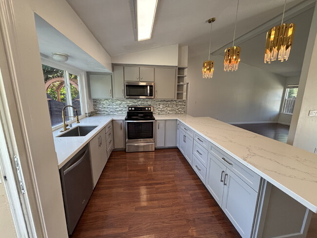 Building Photo - "Beautiful and Open Concord Retreat: 3-Bed...