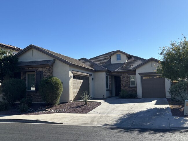 Building Photo - 8037 W Spur Dr