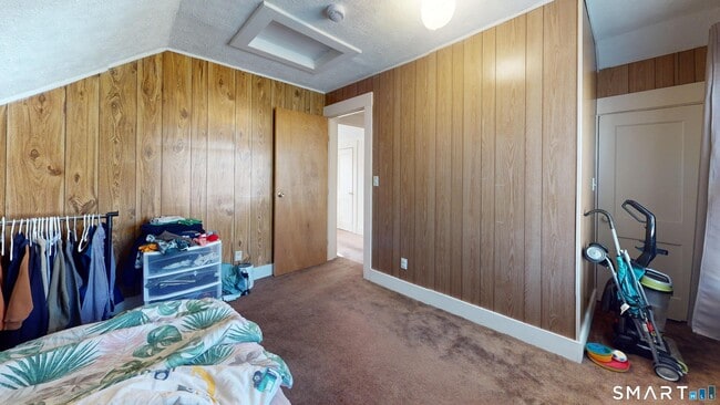 Building Photo - 17 Landin St