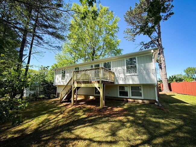 Building Photo - 704 E Dynasty Dr