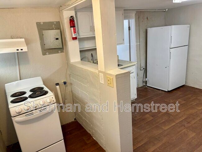 Building Photo - 821 Georgia Ave