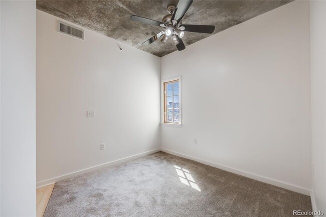 Building Photo - 275 S Harrison St