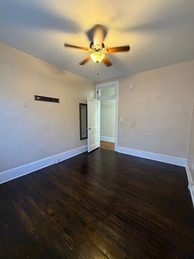 Building Photo - Ferdinand/829