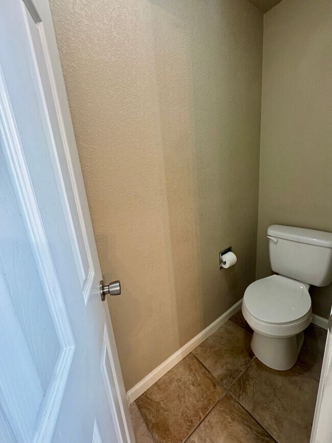 Building Photo - 5 Bedroom Home in Stetson Hills