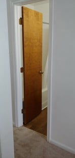 Full bath - 2020 Elmhurst Ln