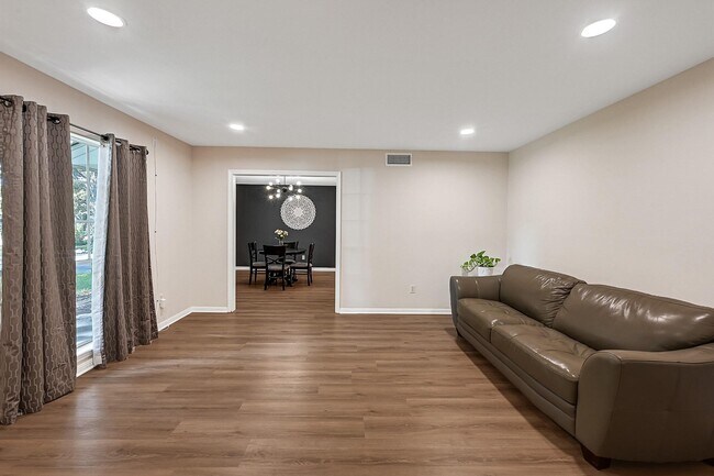 Building Photo - 18210 Barbuda Ln