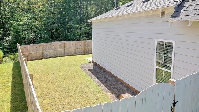 Building Photo - 1156 Burrow Cir