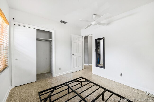 Building Photo - 1532 NW 7th Ave