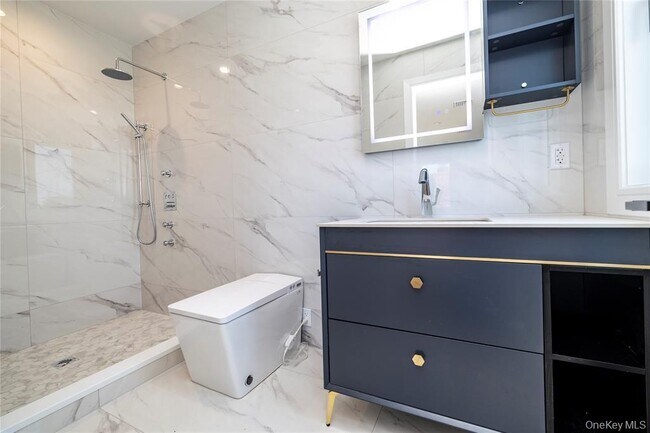 Building Photo - 622 W Penn St