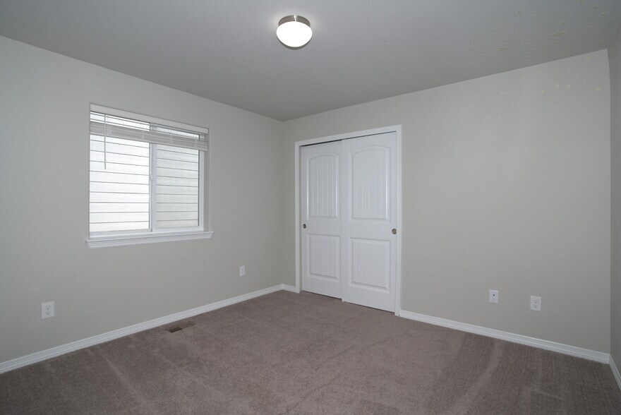 Building Photo - 9792 Fairway Glen Dr