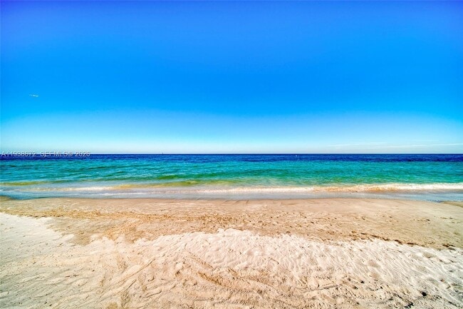 Building Photo - 1111 Crandon Blvd