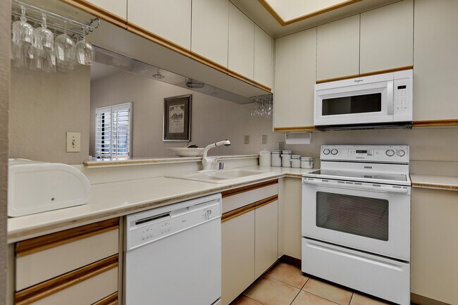 Building Photo - 28346 Desert Princess Dr