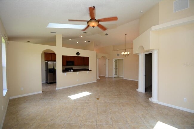 Building Photo - 40 Arrowhead Dr