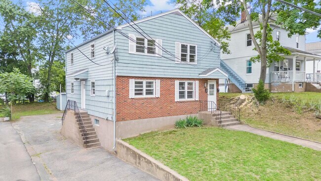 Building Photo - 16 Norman St