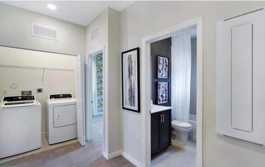 Building Photo - 378 NE 47th Pl