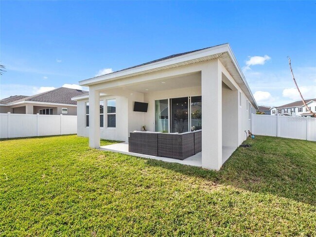 Building Photo - 15207 Caravan Ave