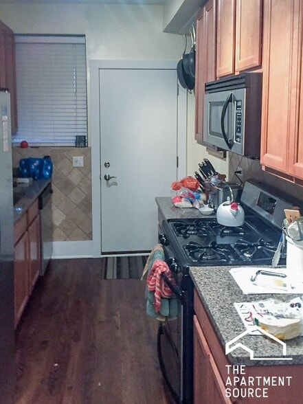 Building Photo - 3455 N Wolcott Ave