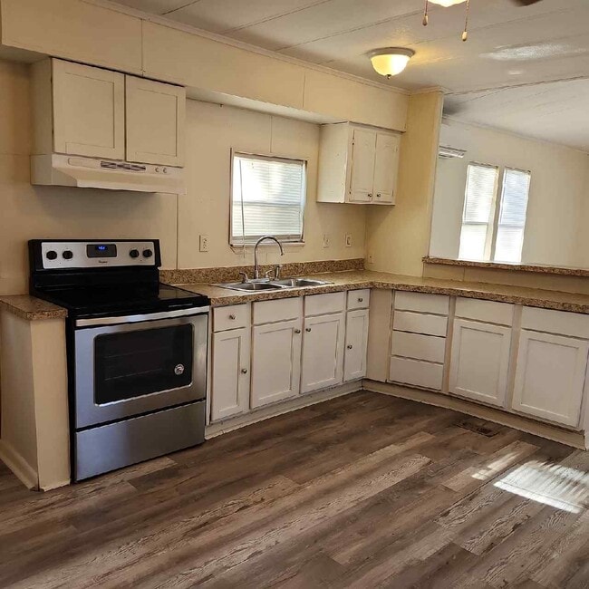 Building Photo - 85028 Patricia Ct