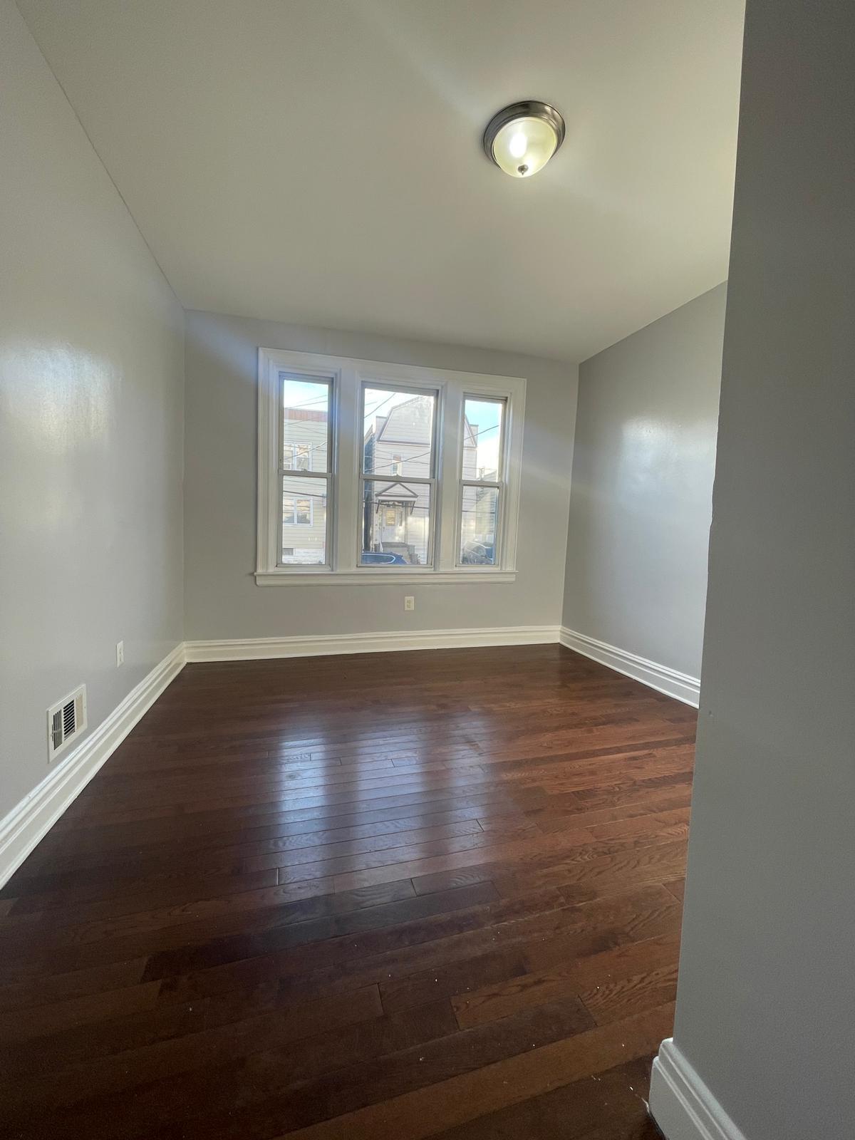 Building Photo - 154 Terhune Ave