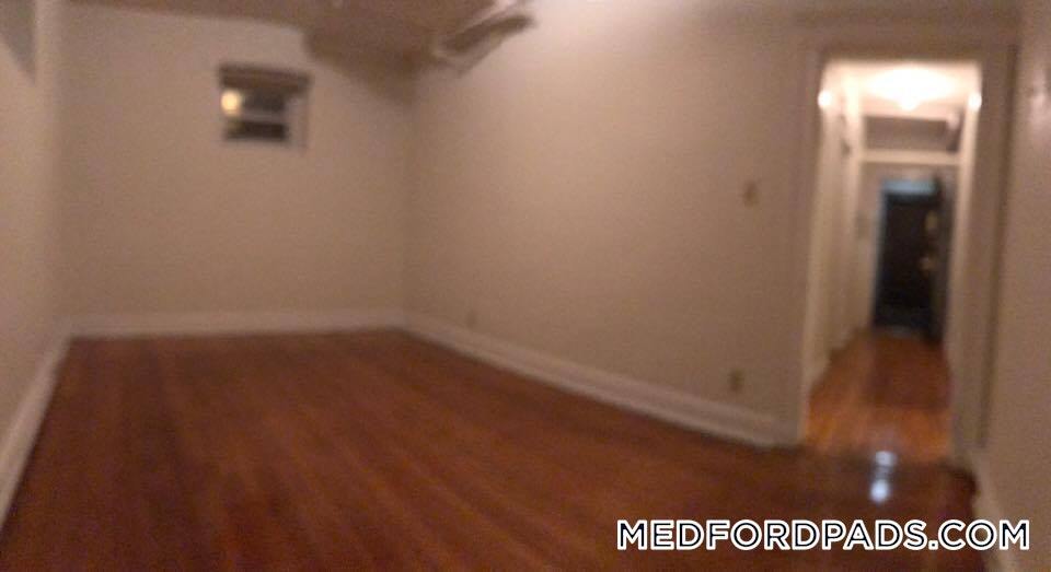 Building Photo - 53 Fellsway W