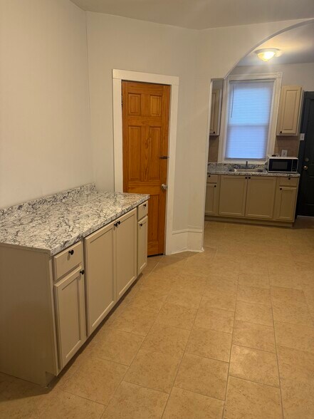 Building Photo - 3550 N Marshall St